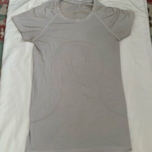 white lululemon swiftly tech